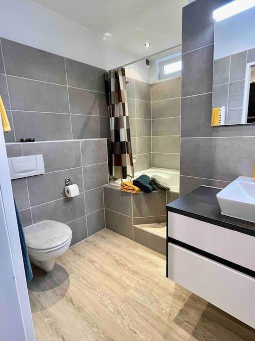 Studioappartement Mit Privatgarten In Ruhiger Wohnsiedlung Neumuenster Exterior photo